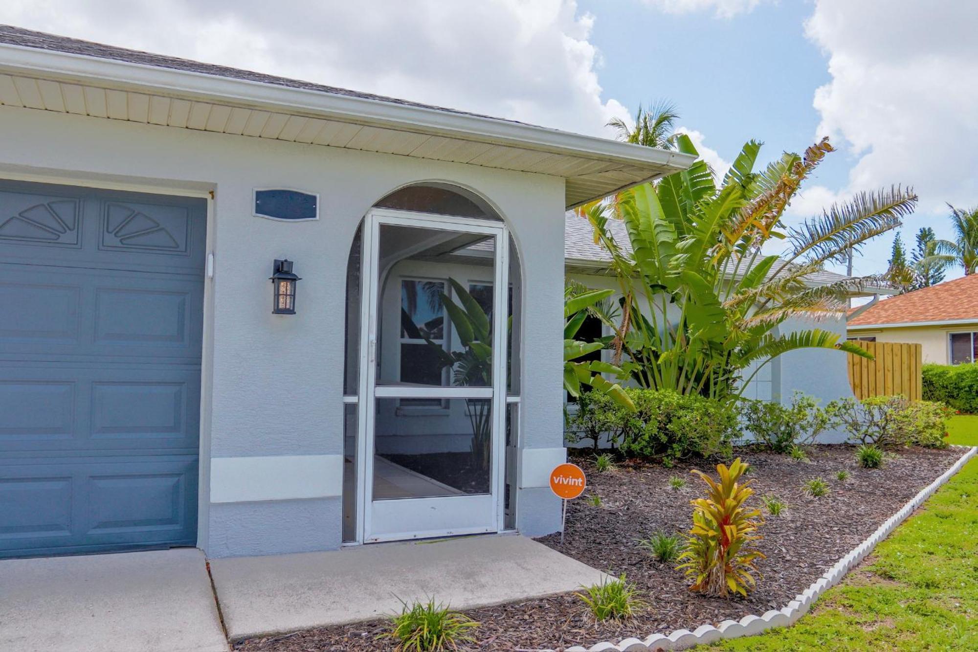 Beautiful Pool Home With Sleeping For 8 For Lovelypeople Cape Coral Exteriör bild